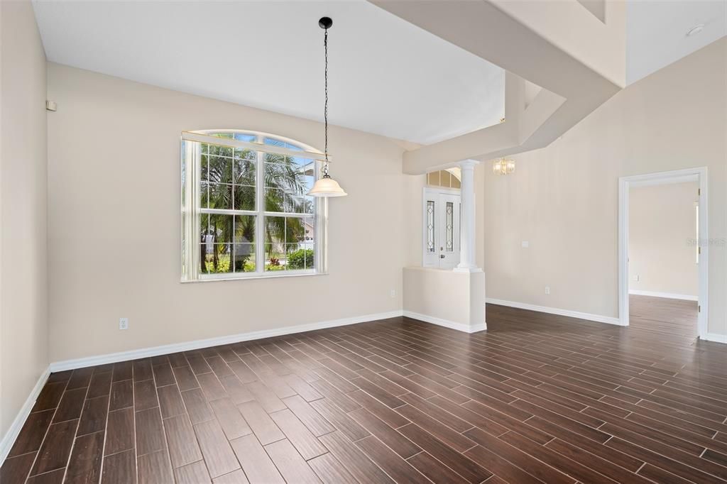 For Rent: $2,500 (3 beds, 2 baths, 1729 Square Feet)