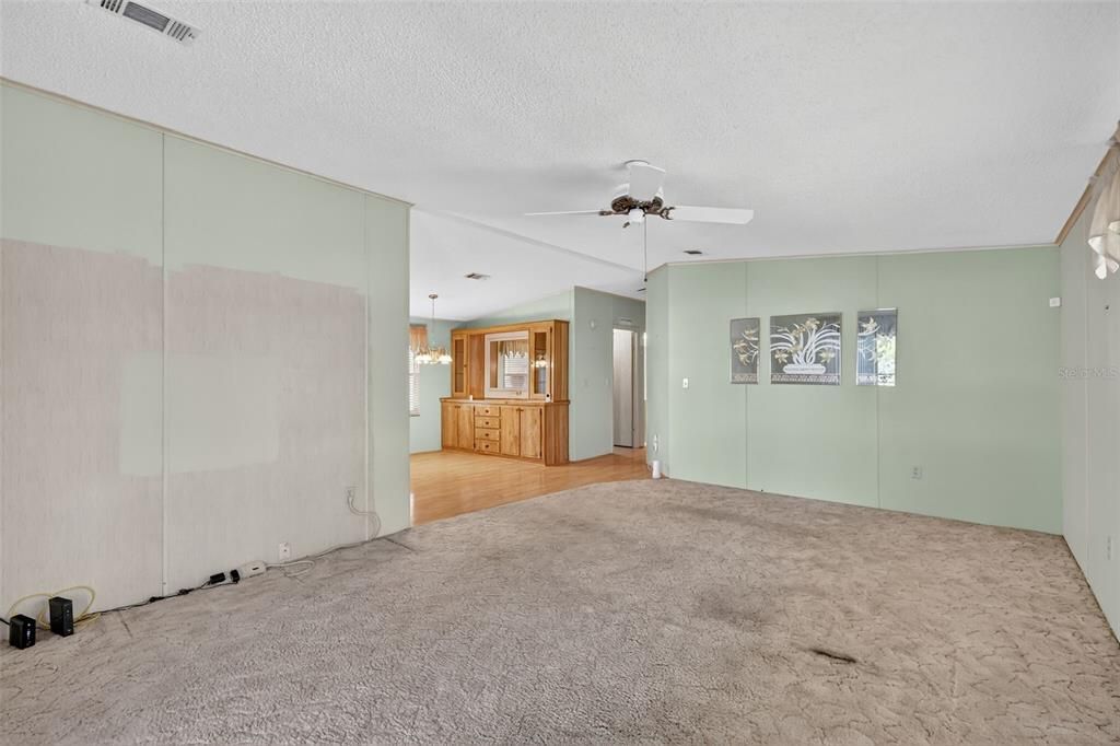 На продажу: $180,000 (2 спален, 2 ванн, 1170 Квадратных фут)