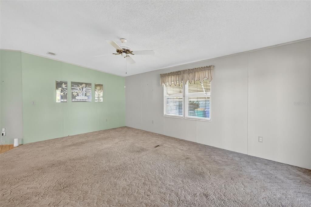 На продажу: $180,000 (2 спален, 2 ванн, 1170 Квадратных фут)