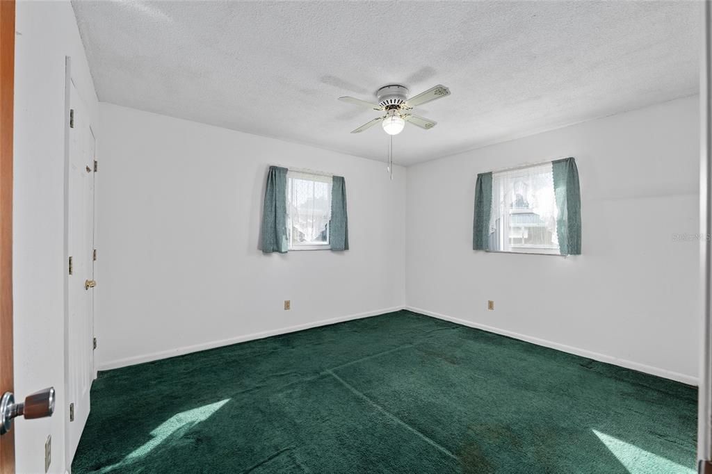 Active With Contract: $269,000 (3 beds, 2 baths, 1377 Square Feet)