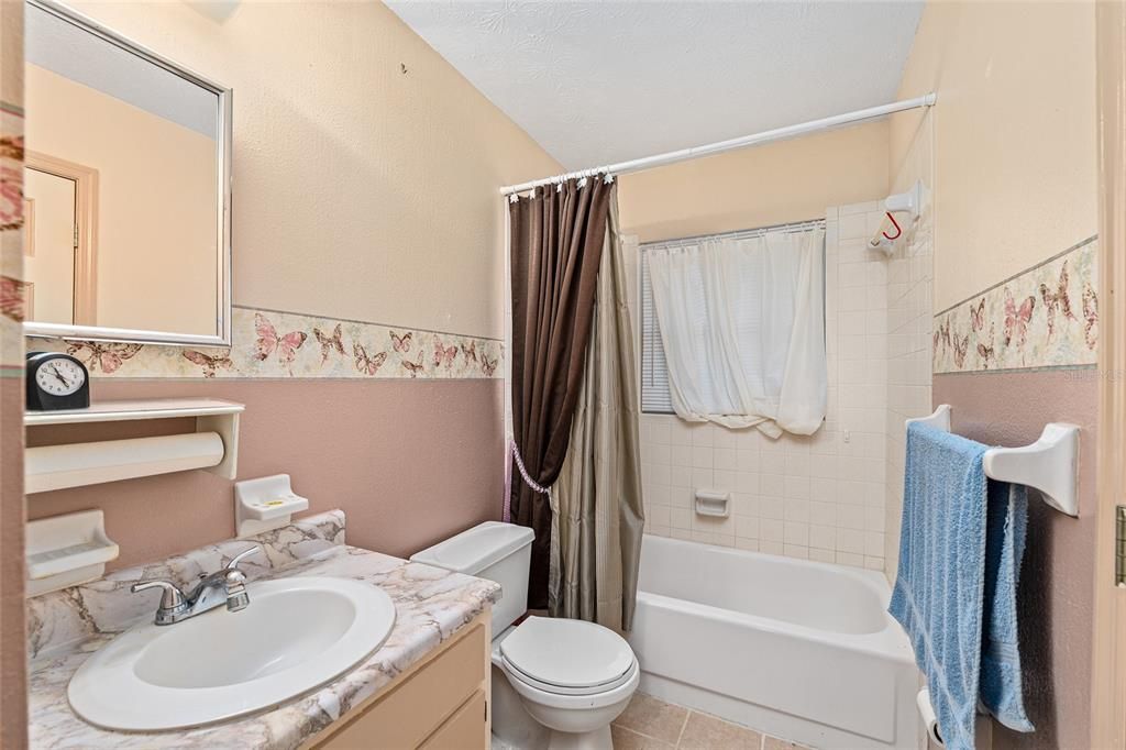 Active With Contract: $269,000 (3 beds, 2 baths, 1377 Square Feet)