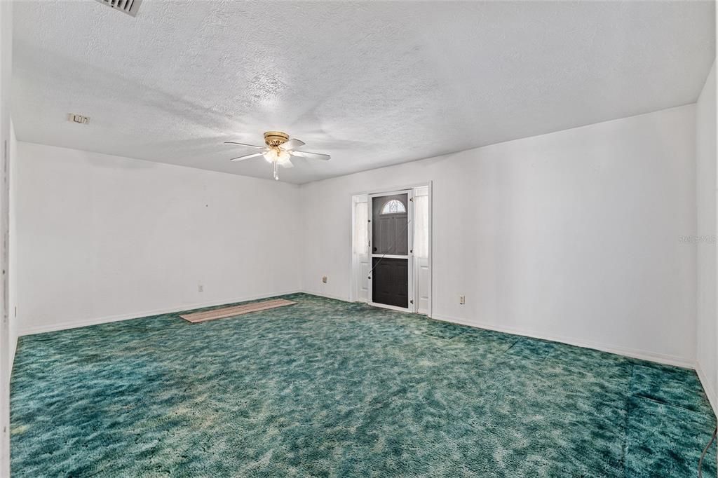 Active With Contract: $269,000 (3 beds, 2 baths, 1377 Square Feet)