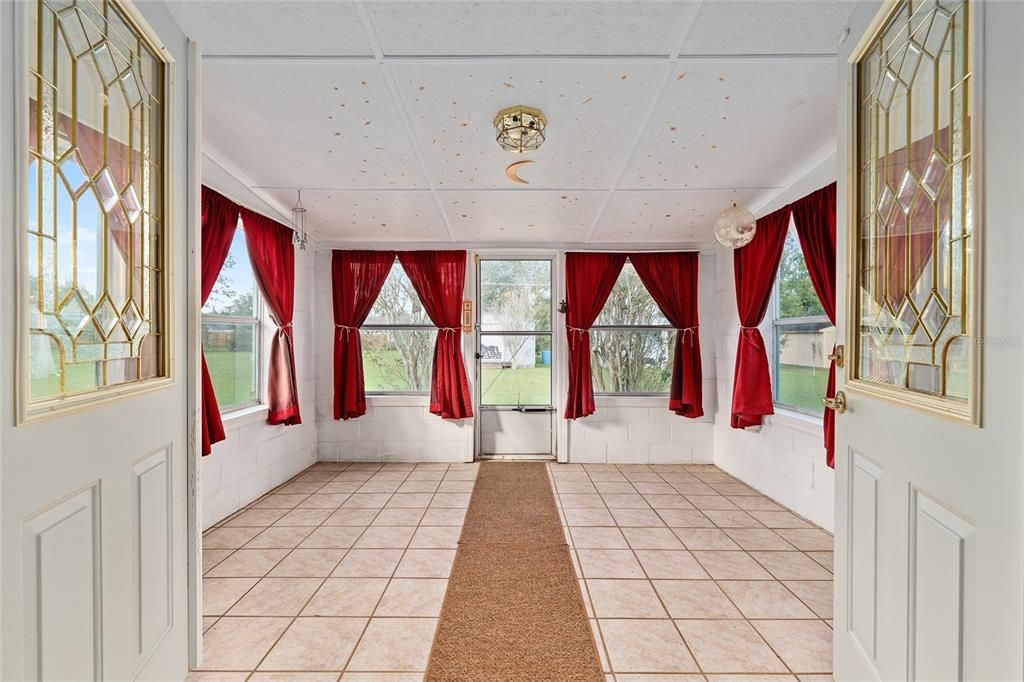 Active With Contract: $269,000 (3 beds, 2 baths, 1377 Square Feet)