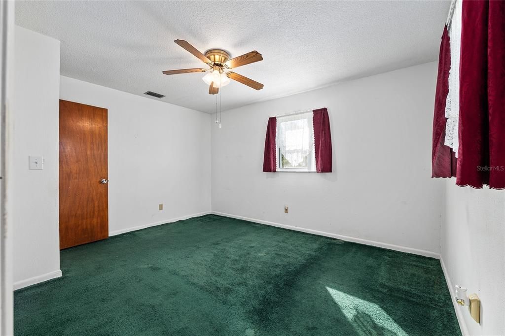 Active With Contract: $269,000 (3 beds, 2 baths, 1377 Square Feet)