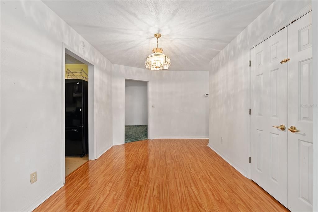 Active With Contract: $269,000 (3 beds, 2 baths, 1377 Square Feet)