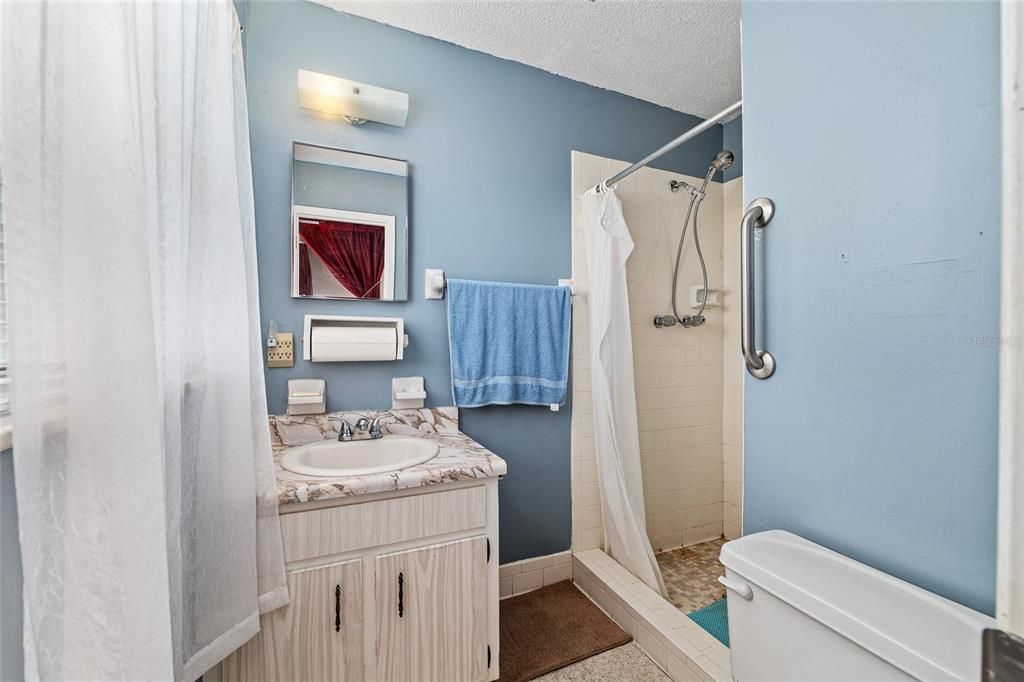 Active With Contract: $269,000 (3 beds, 2 baths, 1377 Square Feet)