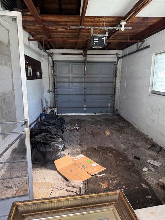 Activo con contrato: $395,000 (3 camas, 2 baños, 1385 Pies cuadrados)