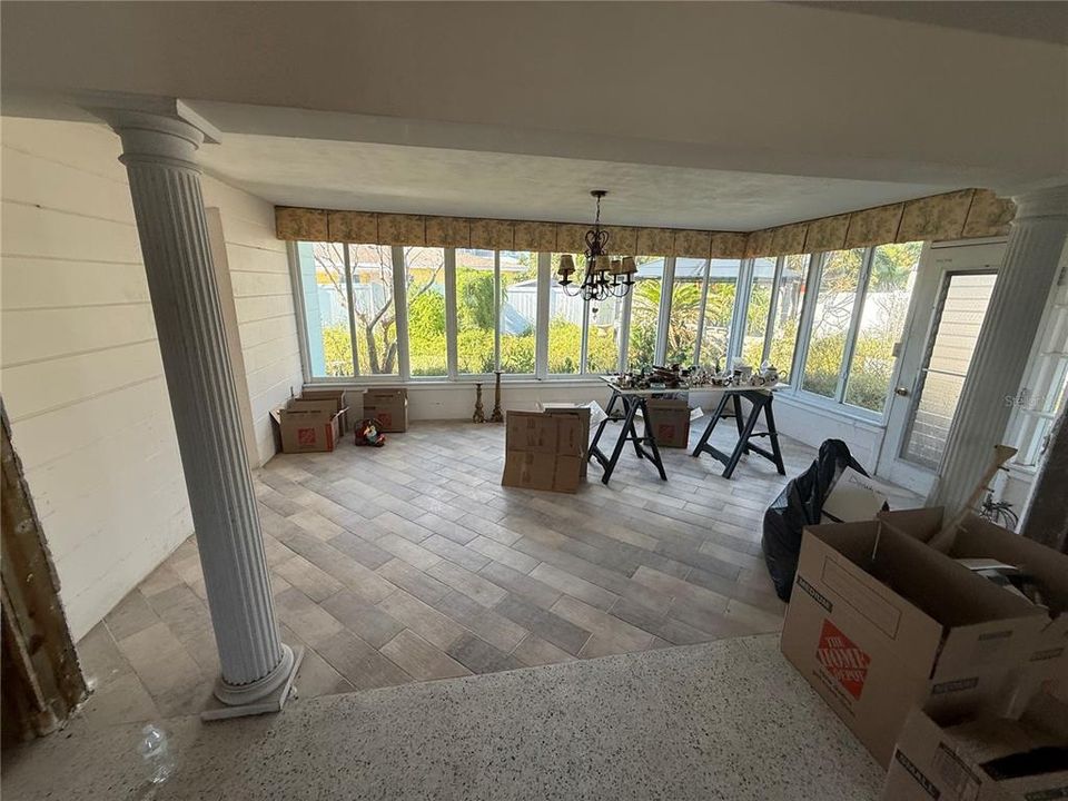 Activo con contrato: $395,000 (3 camas, 2 baños, 1385 Pies cuadrados)