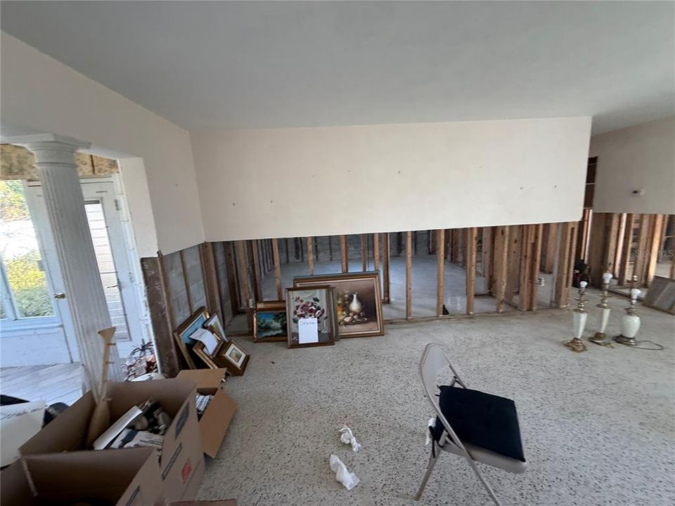 Activo con contrato: $395,000 (3 camas, 2 baños, 1385 Pies cuadrados)