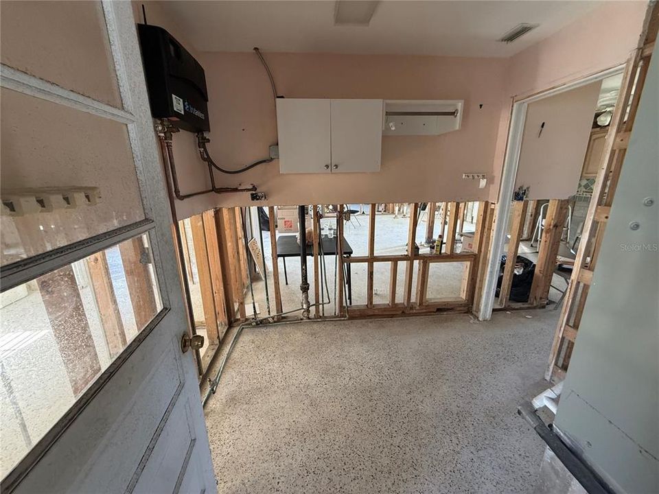 Activo con contrato: $395,000 (3 camas, 2 baños, 1385 Pies cuadrados)