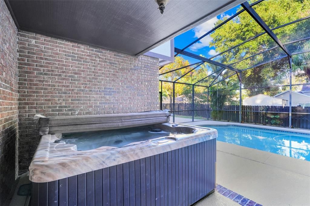 待售: $888,000 (4 贝兹, 2 浴室, 2240 平方英尺)