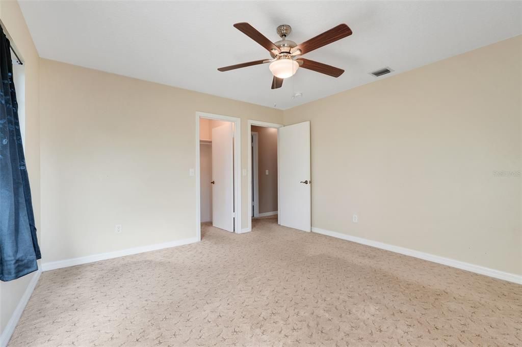 待售: $888,000 (4 贝兹, 2 浴室, 2240 平方英尺)