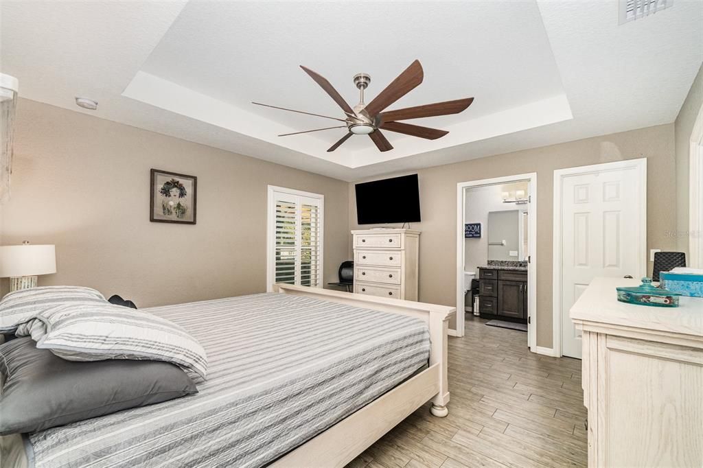 合同活跃: $335,000 (3 贝兹, 2 浴室, 1167 平方英尺)