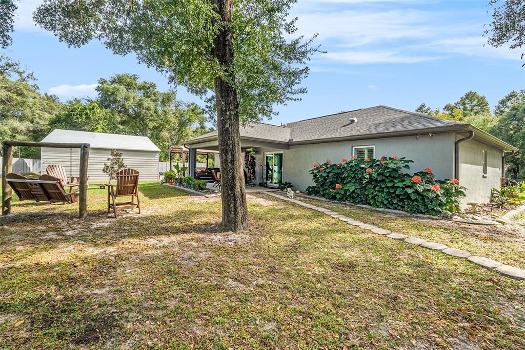 合同活跃: $335,000 (3 贝兹, 2 浴室, 1167 平方英尺)