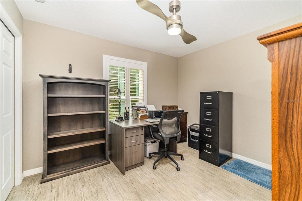 合同活跃: $335,000 (3 贝兹, 2 浴室, 1167 平方英尺)