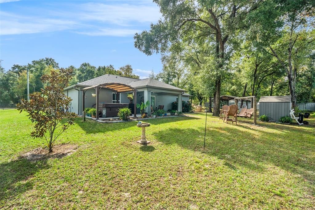 合同活跃: $335,000 (3 贝兹, 2 浴室, 1167 平方英尺)