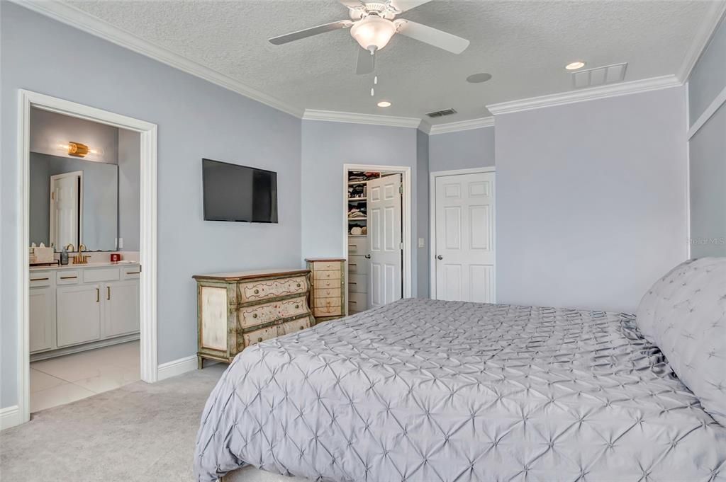 合同活跃: $485,000 (3 贝兹, 2 浴室, 2207 平方英尺)