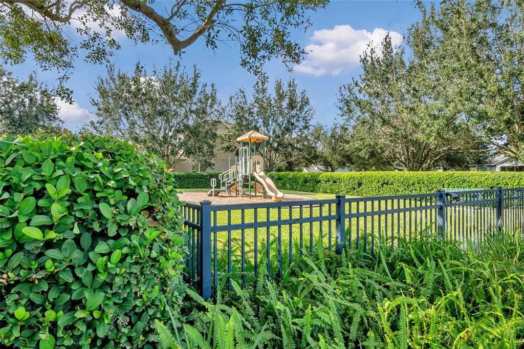 合同活跃: $485,000 (3 贝兹, 2 浴室, 2207 平方英尺)