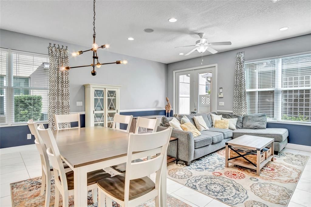 合同活跃: $485,000 (3 贝兹, 2 浴室, 2207 平方英尺)