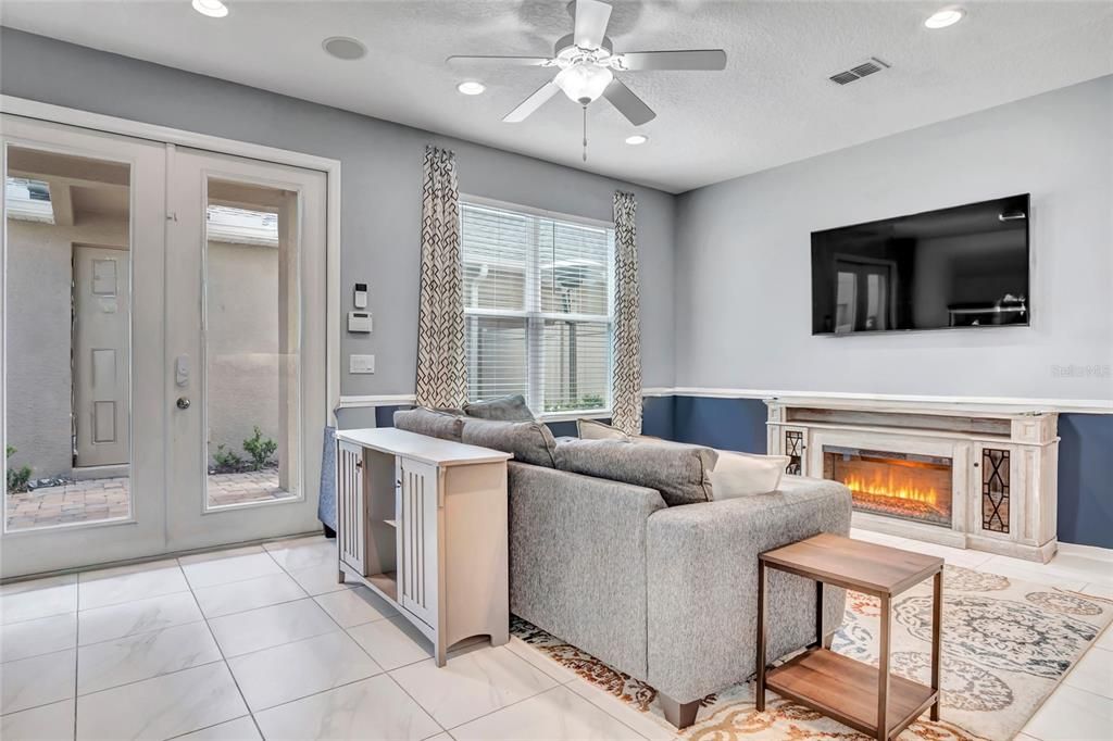 合同活跃: $485,000 (3 贝兹, 2 浴室, 2207 平方英尺)