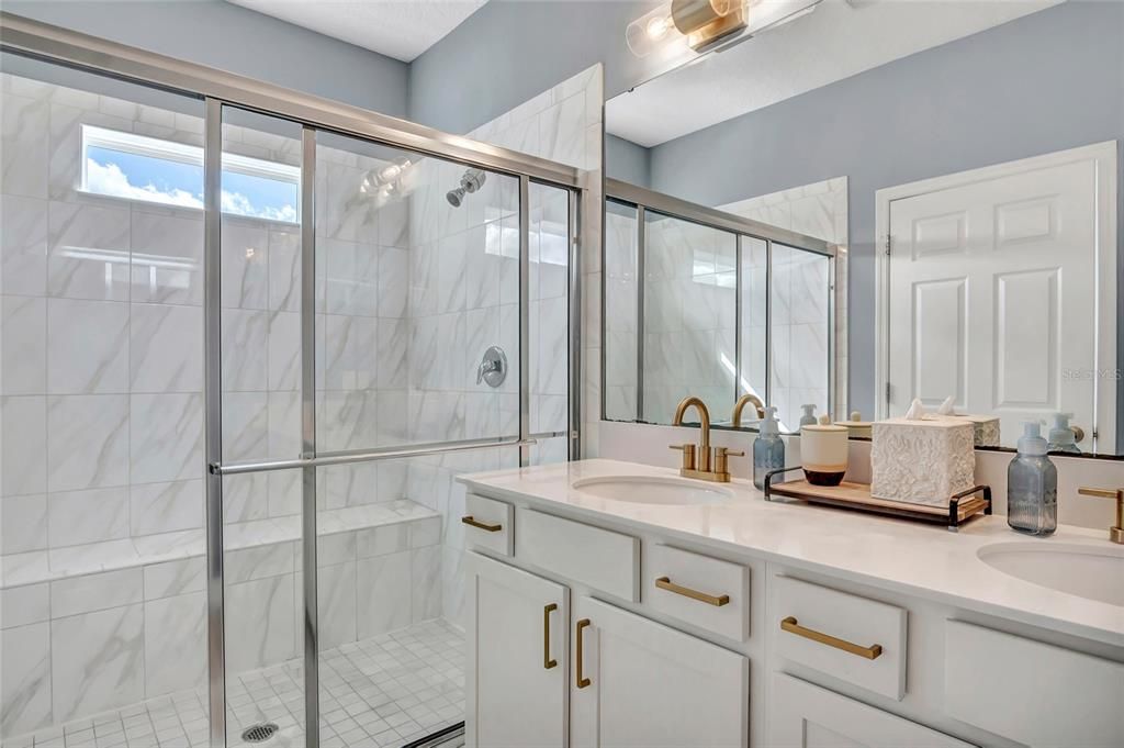 合同活跃: $485,000 (3 贝兹, 2 浴室, 2207 平方英尺)