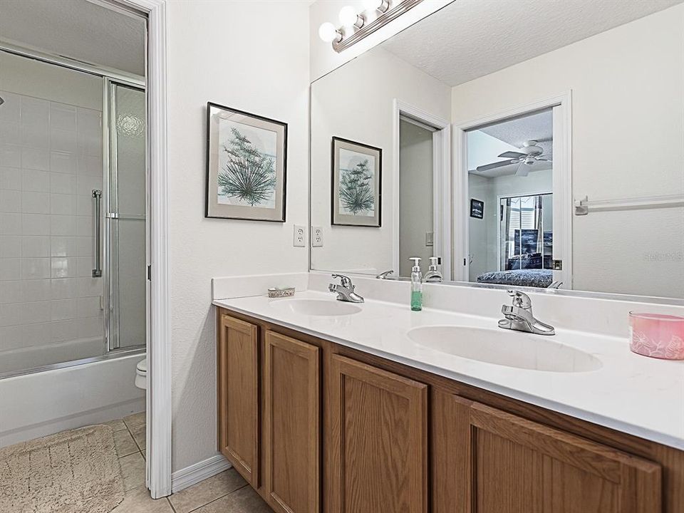 待售: $425,000 (3 贝兹, 2 浴室, 2607 平方英尺)