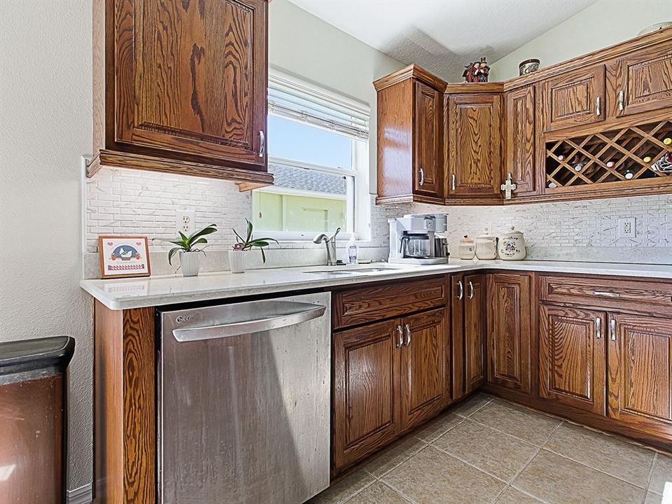 待售: $425,000 (3 贝兹, 2 浴室, 2607 平方英尺)