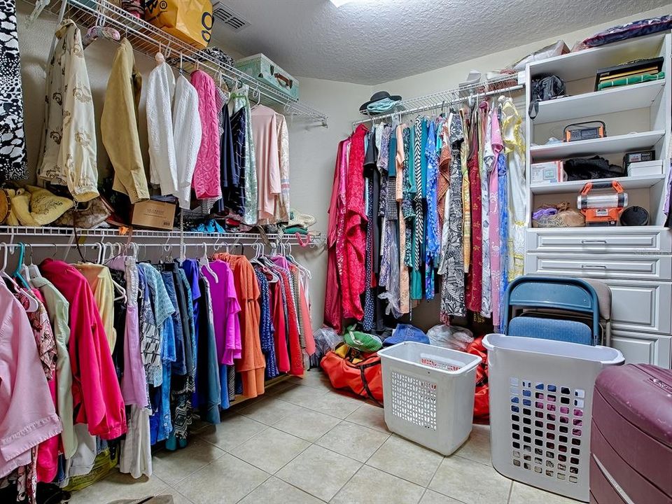 待售: $425,000 (3 贝兹, 2 浴室, 2607 平方英尺)