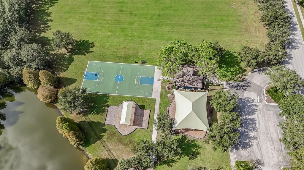 合同活跃: $325,000 (4 贝兹, 2 浴室, 1482 平方英尺)