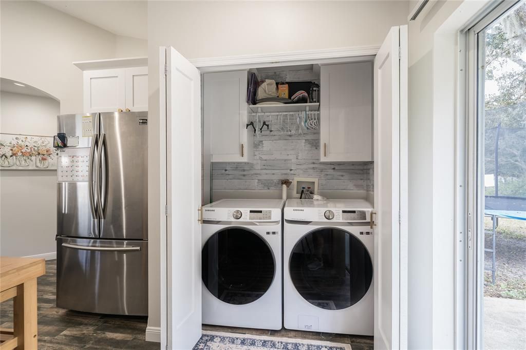 合同活跃: $325,000 (4 贝兹, 2 浴室, 1482 平方英尺)