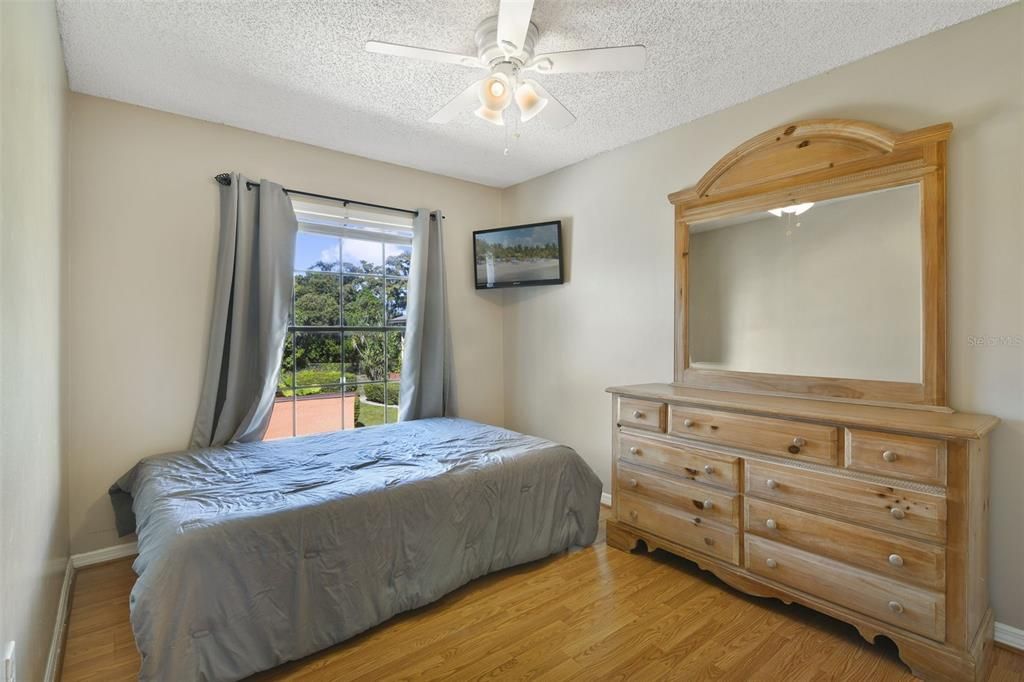 For Sale: $199,999 (3 beds, 2 baths, 1151 Square Feet)