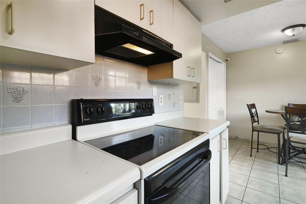 For Sale: $199,999 (3 beds, 2 baths, 1151 Square Feet)