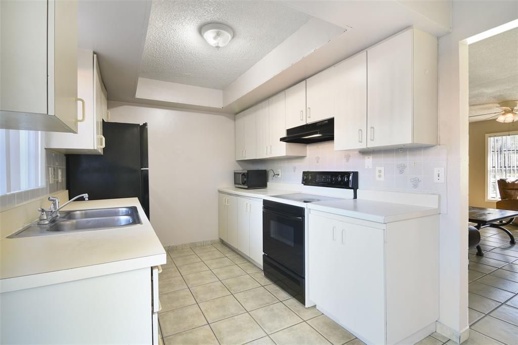For Sale: $199,999 (3 beds, 2 baths, 1151 Square Feet)