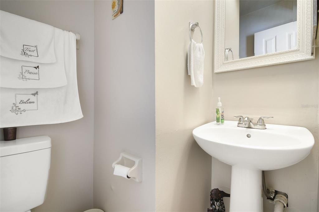 For Sale: $199,999 (3 beds, 2 baths, 1151 Square Feet)