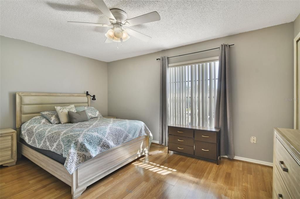 For Sale: $199,999 (3 beds, 2 baths, 1151 Square Feet)