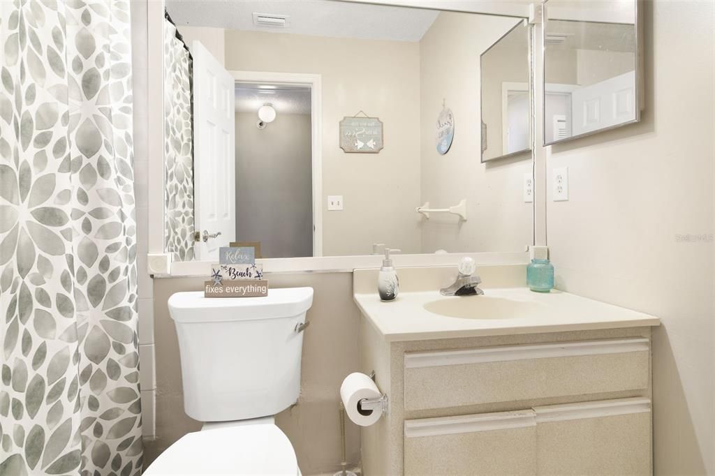 For Sale: $199,999 (3 beds, 2 baths, 1151 Square Feet)