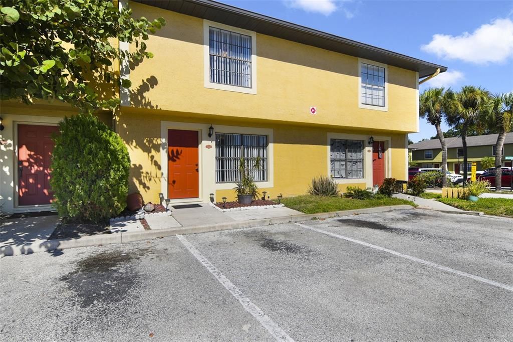 For Sale: $199,999 (3 beds, 2 baths, 1151 Square Feet)