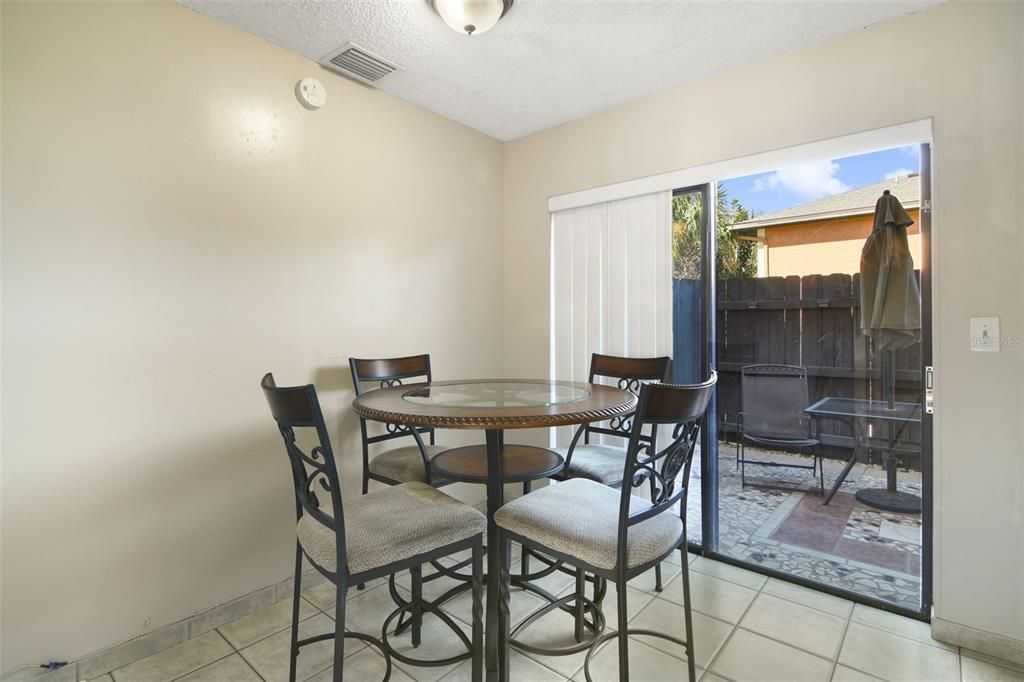 For Sale: $199,999 (3 beds, 2 baths, 1151 Square Feet)