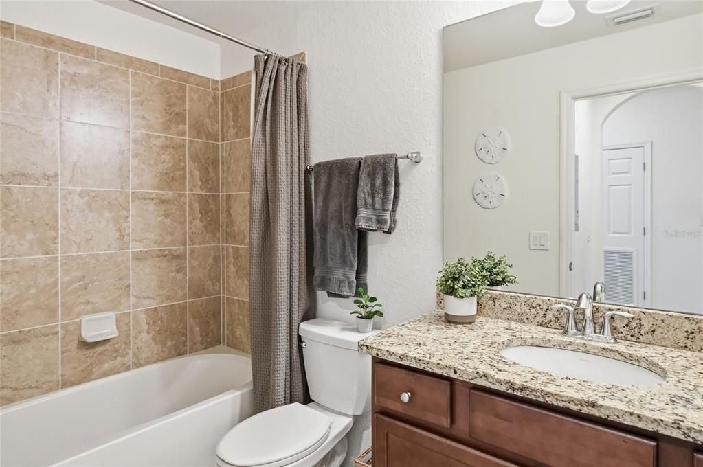 For Sale: $299,000 (2 beds, 2 baths, 1142 Square Feet)