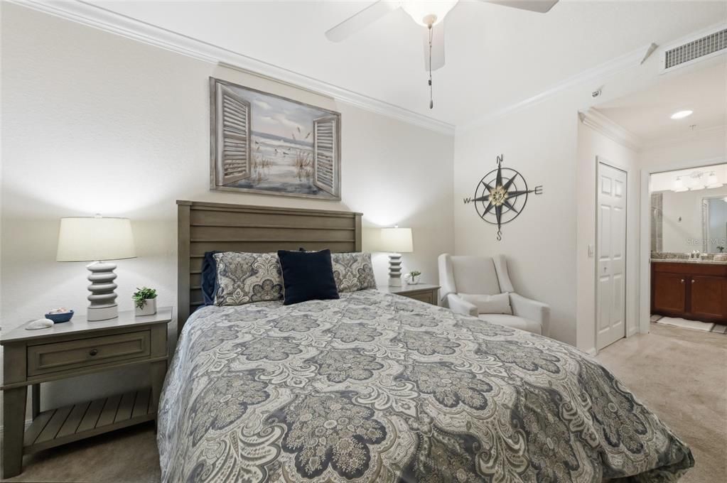 For Sale: $299,000 (2 beds, 2 baths, 1142 Square Feet)