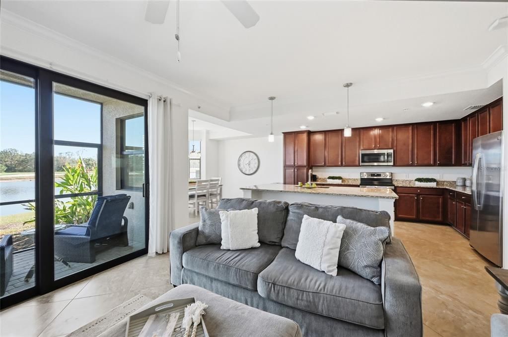 For Sale: $299,000 (2 beds, 2 baths, 1142 Square Feet)