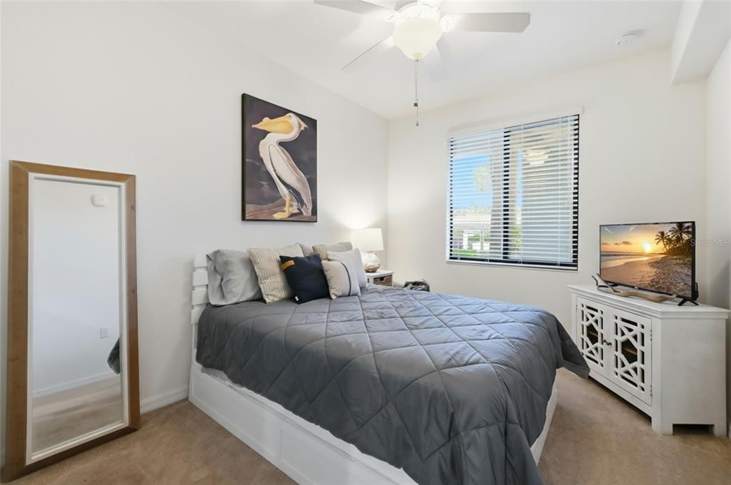 For Sale: $299,000 (2 beds, 2 baths, 1142 Square Feet)