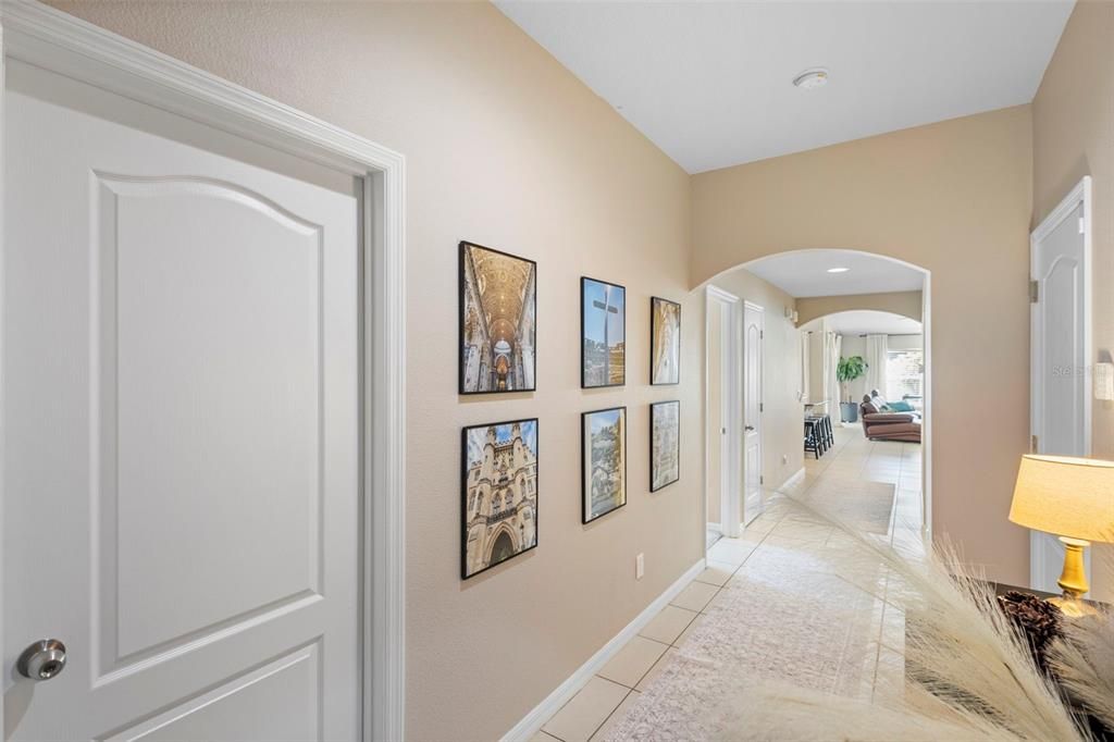 合同活跃: $455,000 (4 贝兹, 3 浴室, 1944 平方英尺)