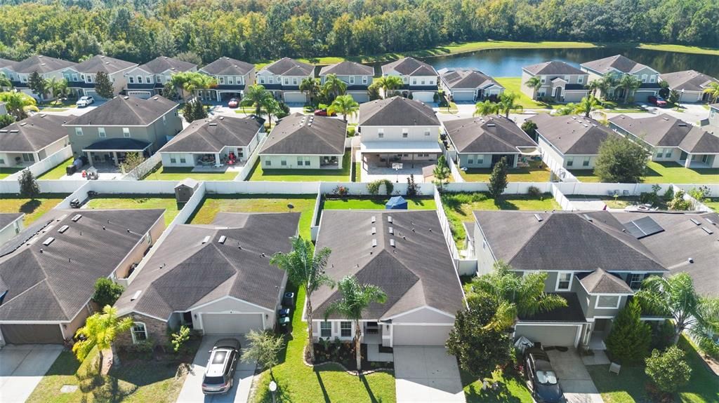 合同活跃: $455,000 (4 贝兹, 3 浴室, 1944 平方英尺)