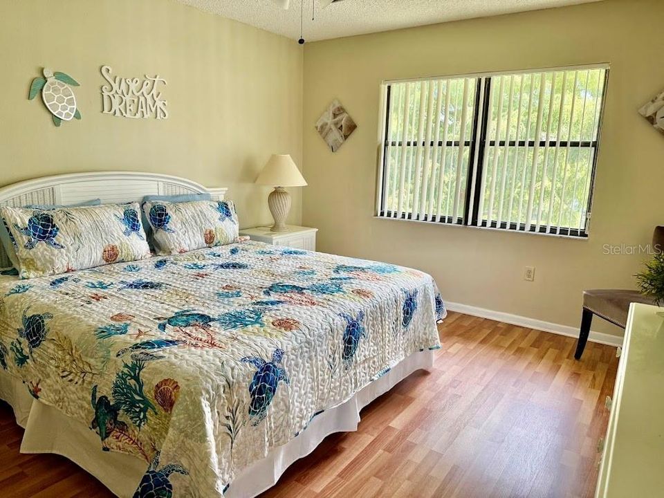 待售: $279,900 (2 贝兹, 2 浴室, 1141 平方英尺)