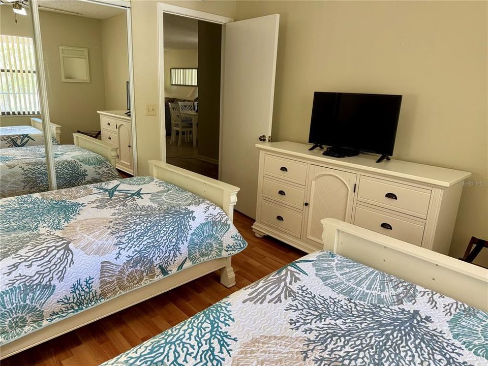 待售: $279,900 (2 贝兹, 2 浴室, 1141 平方英尺)