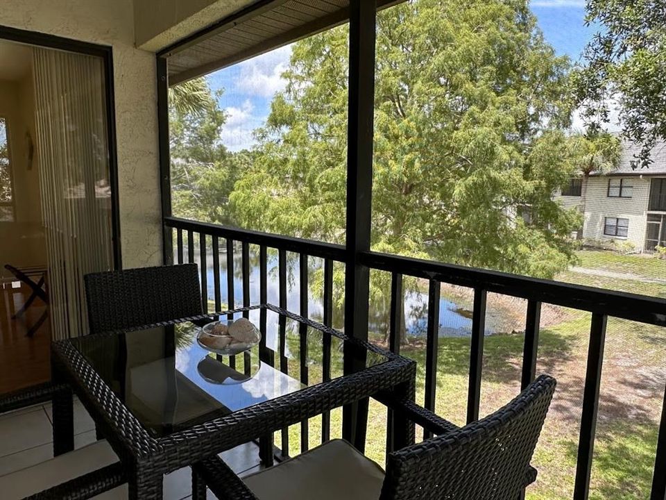 待售: $279,900 (2 贝兹, 2 浴室, 1141 平方英尺)