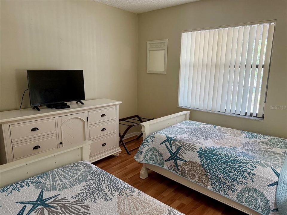 待售: $279,900 (2 贝兹, 2 浴室, 1141 平方英尺)