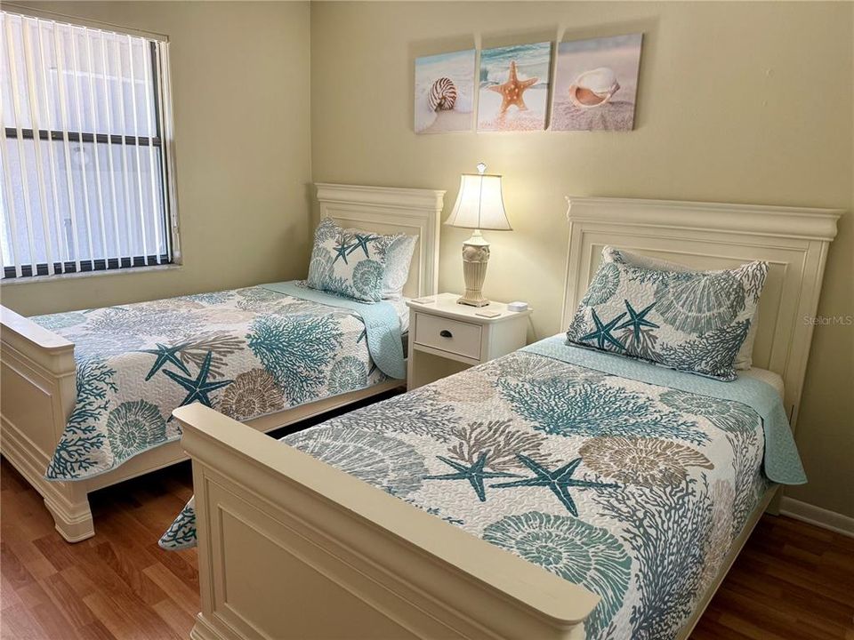 待售: $279,900 (2 贝兹, 2 浴室, 1141 平方英尺)