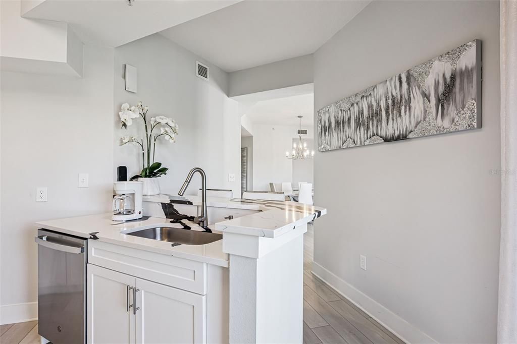 For Sale: $324,999 (3 beds, 2 baths, 1421 Square Feet)